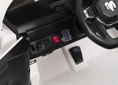 Pojazd RAM 3500 Biały