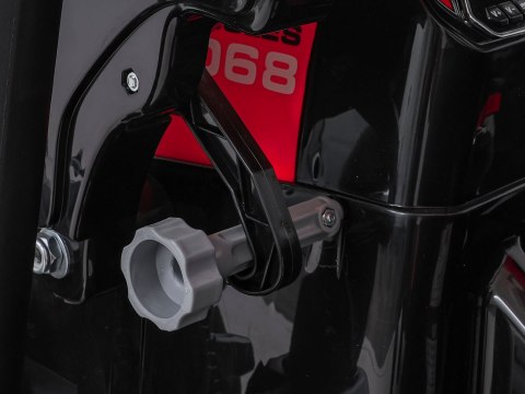 Pojazd MEGA Traktor D68 Z Przyczepką Czerwony Pojazd MEGA Traktor D68 Z Przyczepką Czerwony