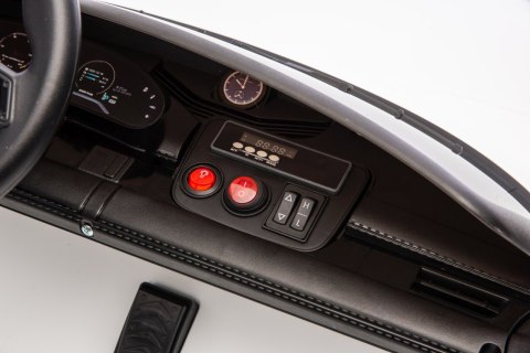 Pojazd Porsche Taycan Turbo S Biały