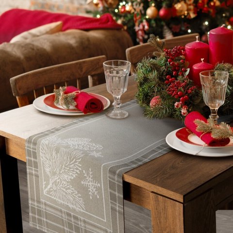 Obrus ciemnobeżowy 140x200 cm gobelinowy HOLLY z motywem świątecznym i ozdobną kantą w kratę