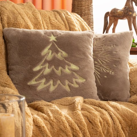 Poszewka na poduszkę świąteczna 45x45 cm bordowo, szampańska z przyjemnego futerka zdobiona haftem choinki