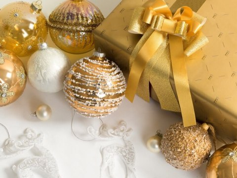 BOMBKA CHOINKOWA FI 8 CM SZAMPAŃSKI