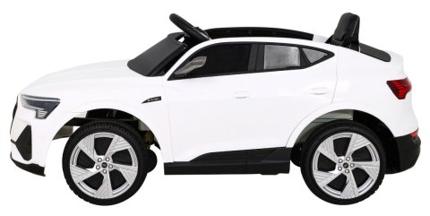 Audi E-Tron Sportback dla dzieci Biały + Pilot + Napęd 4x4 + Wolny Start + Radio MP3 + LED Audi E-Tron Sportback dla dzieci Biały + Pilot + Napęd 4x4 + Wolny Start + Radio MP3 + LED