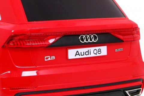 Audi Q8 Lift na akumulator dla dzieci Czerwony SUV + Pilot Audi Q8 Lift na akumulator dla dzieci Czerwony SUV + Pilot
